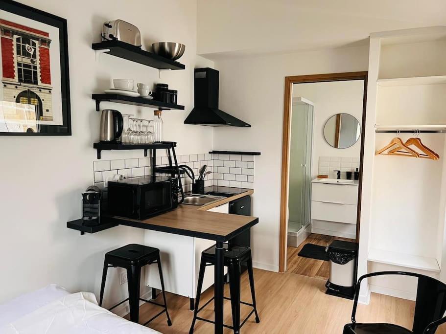 Apartamento La Petite Grange - 5 Mn Gare Sncf - Wifi & Netflix Niort Exterior foto